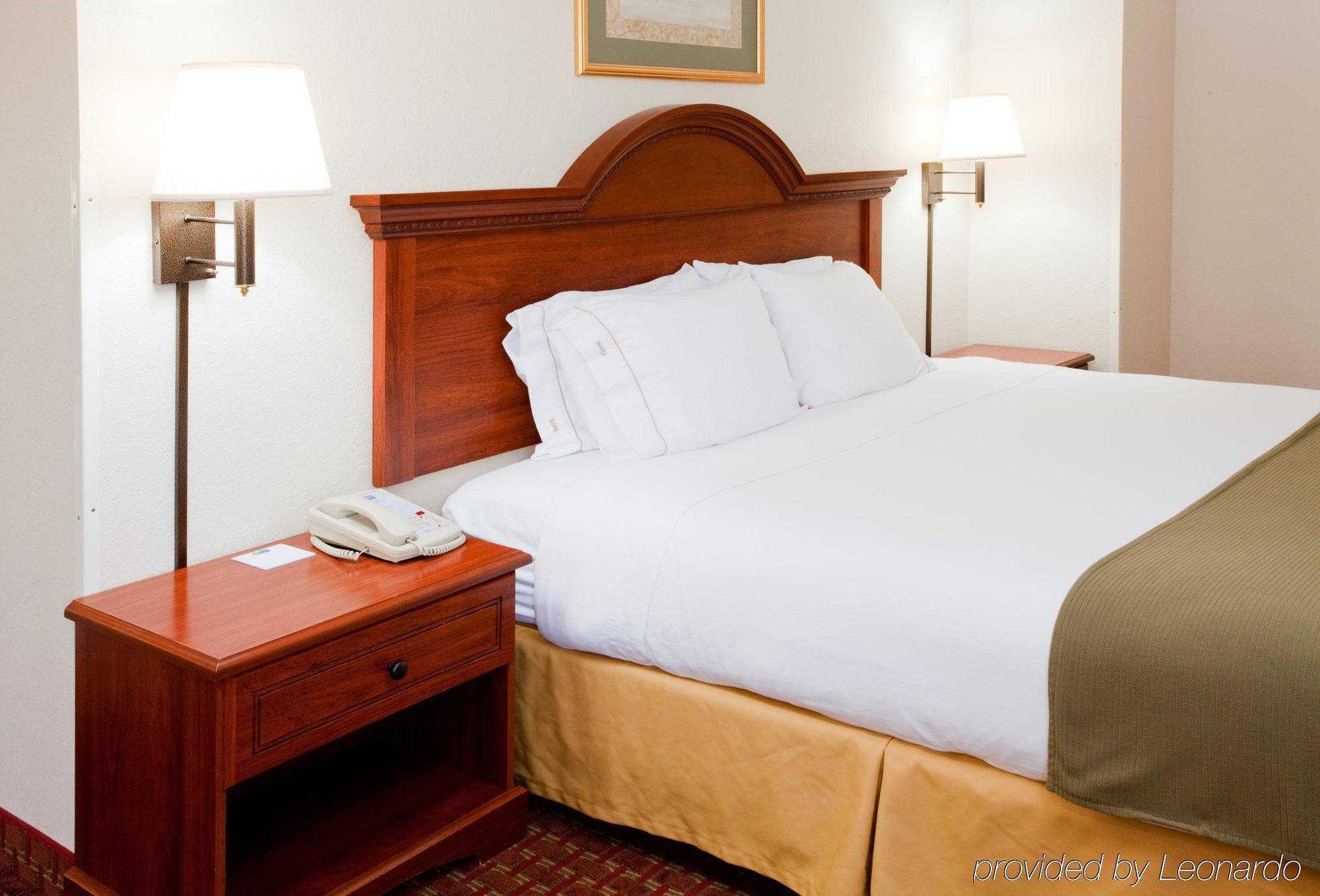 Holiday Inn Express Hillsville By Ihg Pokoj fotografie