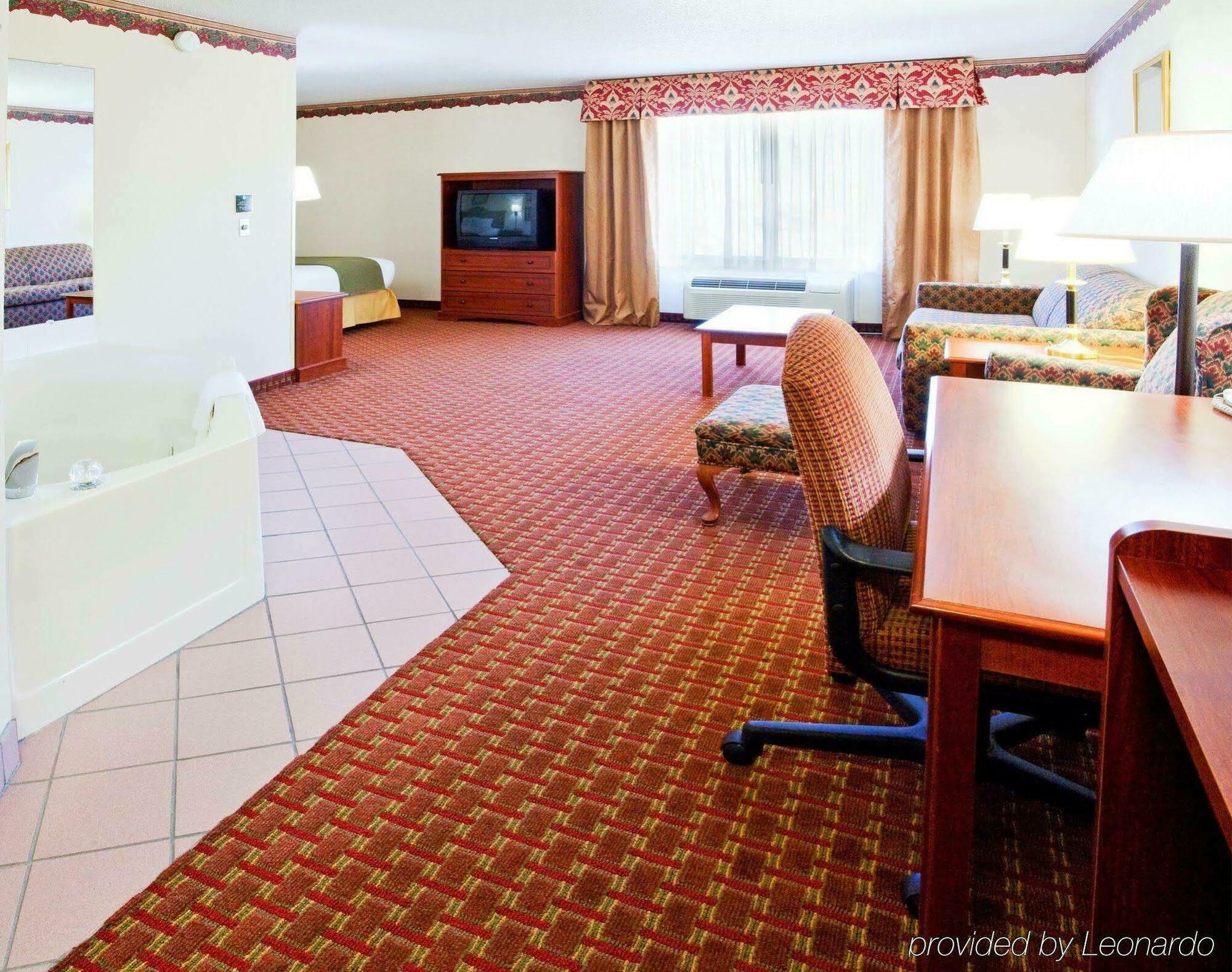 Holiday Inn Express Hillsville By Ihg Exteriér fotografie