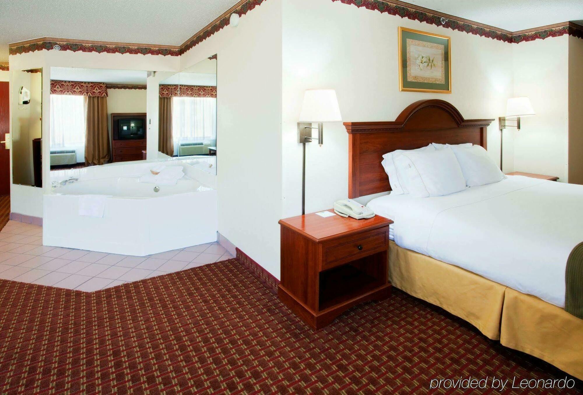 Holiday Inn Express Hillsville By Ihg Exteriér fotografie